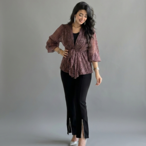 بنطلون سواريه اسود بفتحة جانبية مرصعة بالكريستال من براند Matching.